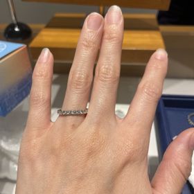 【銀座ダイヤモンドシライシの口コミ】 プラチナのハーフエタニティです。爪留めのため、ダイヤモンドの並びが目…