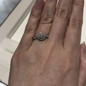 【グラフ(GRAFF)の口コミ】 指輪を選ぶ際は、以下を念頭に探していました。
・カジュアルにつけられる…