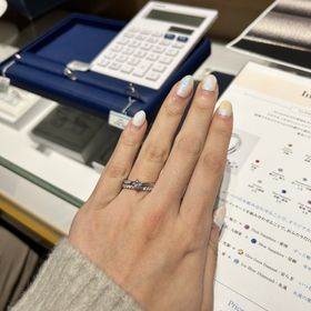 【銀座ダイヤモンドシライシの口コミ】 デザインがシンプルだったので決めました。
ダイヤモンドを留めている爪が…