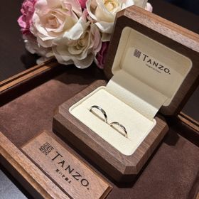 【TANZO.(鍛造指輪)の口コミ】 自分たちでデザインを決めて仕上げてもらったデザインなので、世界に一つ…