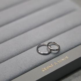 【CERNÉ＆MINUÉ by BIJOUPIKO(セルネとミヌエ バイ ビジュピコ)の口コミ】 【デザインについて】
2人で幅3mmの平甲丸を選択しました。
平打ちと悩み…