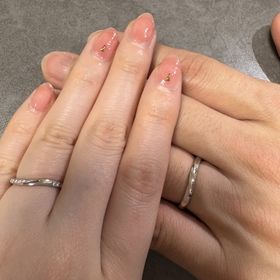 【アイプリモ(I-PRIMO)の口コミ】 個人的に細いリングにウェーブの指輪を探していたので、イメージ通りの指…