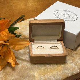 【atelier ST, CAT(アトリエ エスティーキャット)の口コミ】 日常に溶け込むような指輪のデザインが魅力的です。
地金、指輪のデザイン…