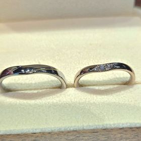 【TANZO.(鍛造指輪)の口コミ】 地金はオリジナルカラーも含めて選択肢の幅が広く、今回女性の指輪はオリ…