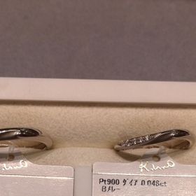 【ケイウノ ブライダル(K.UNO BRIDAL)の口コミ】 波をイメージしたウェーブのデザインが気に入りました。波のデザインの部…