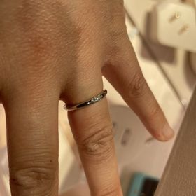 【ティファニー(Tiffany & Co.)の口コミ】 Tiffanyのグレードの高いダイヤモンドが複数あしらわれているため、上品な…