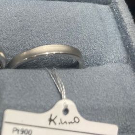 【ケイウノ ブライダル(K.UNO BRIDAL)の口コミ】 マット加工が施されており、男性の指に馴染みの良いデザインなところが気…