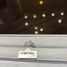 【ケイウノ ブライダル(K.UNO BRIDAL)の口コミ】 価格は紹介割引があったのが嬉しかった。ダイヤも高さがありすぎず、それ…