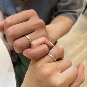 【Toi-lueur(トワル)】の口コミ どの角度からみてダイヤが見えて、とてもキラキラしているデザインが一目惚...