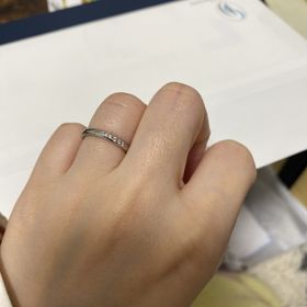 【銀座ダイヤモンドシライシの口コミ】 シンプルなデザインだけどダイヤがしっかり輝いていてとてもいいです。日…