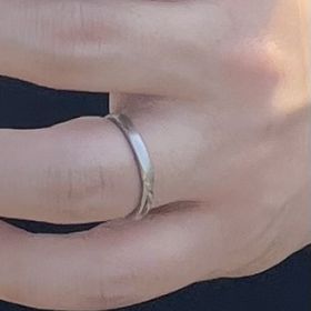 【銀座ダイヤモンドシライシの口コミ】 デザインはとても気に入っています。シンプルなものを選びました。マッド…