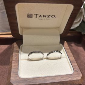 【TANZO.(鍛造指輪)の口コミ】 シンプルなデザインですが、着け心地に影響しない程よい厚みもあってとて…