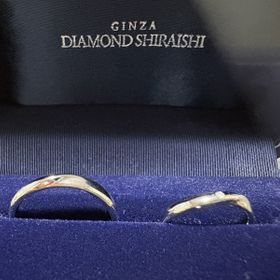 【銀座ダイヤモンドシライシの口コミ】 長くつけるものなので、耐久性があるものかつ、シンプルで飽きがこないデ…