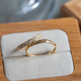 【Cayof(カヨフ)の口コミ】 今回10周年の記念で新たに指輪を購入しようと思い、いろいろ検討していた…