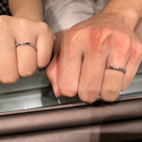 【アイプリモ(I-PRIMO)の口コミ】 色々なデザインから自分たちの指にフィットする形を試着して決めました。…