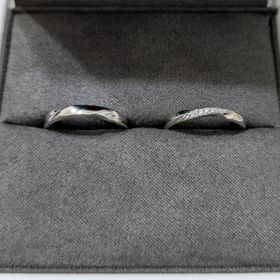 【Foulason(フレゾン)】の口コミ 女性用の指輪は派手過ぎずシンプル過ぎず程よいデザインで、日常的に使いや...