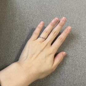 【銀座ダイヤモンドシライシの口コミ】 ダイヤモンドが綺麗なので、このお店で選んでよかったです。ダイヤが外側…