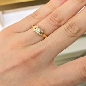 【カルティエ(Cartier)の口コミ】 名前に惹かれて目をつけていた指輪です。他にないデザインでカルティエと…