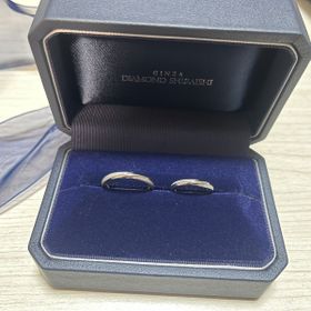 【銀座ダイヤモンドシライシの口コミ】 華奢なデザインで手に馴染みやすいです。ダイヤモンドが入っている部分が…