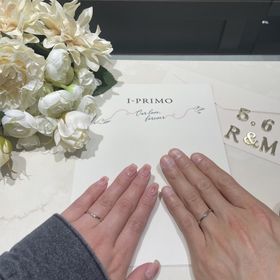 【アイプリモ(I-PRIMO)の口コミ】 指輪のデザインは指が綺麗に見えるデザインにしました。
価格帯も旦那さん…