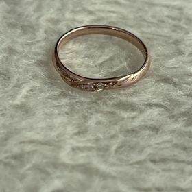 【アイプリモ(I-PRIMO)の口コミ】 見た目のデザインが綺麗。真ん中にダイヤが3つあり過去、現在、未来を表し…