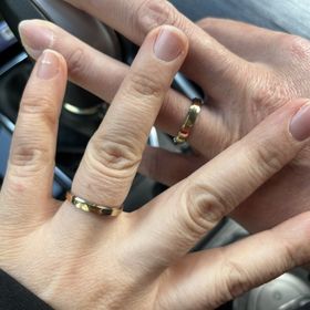 【ケイウノ ブライダル(K.UNO BRIDAL)の口コミ】 シンプルだけど飽きのこないデザインで、私たちの好みにピッタリでした(^^…