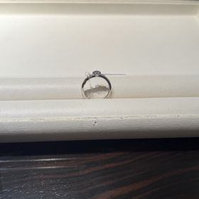 【AMATSU(アマツ)の口コミ】 重ね付けしやすく、サイドに着いているダイヤモンドも綺麗だった。装着し…