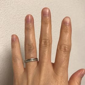 【STAR JEWELRY(スタージュエリー)の口コミ】 シンプルで1連の指輪をしている人が周りに多かったので、人と違う感じの指…
