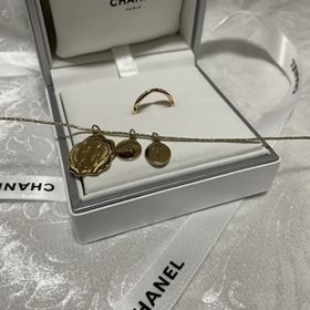 【シャネル(CHANEL)の口コミ】 婚約指輪のこだわりはなかったのですが、指輪探しを2人でしていた時に、気…