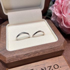 【TANZO.(鍛造指輪)の口コミ】 デザインの自由度が高く、デザインを考えるのが楽しい。
色石の色味を実際…