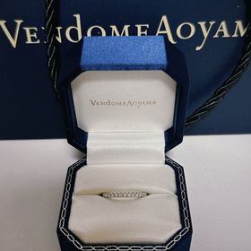 【ヴァンドーム青山(VENDOME AOYAMA)の口コミ】 日常的に結婚指輪と重ね付けをしたくてハーフエタニティを選びました。派…