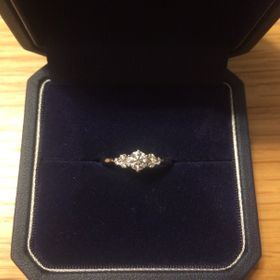 【銀座ダイヤモンドシライシの口コミ】 はじめは、ティファニーのハーモニーと悩んでいたのですが、ダイヤモンド…