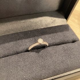 【ラザール ダイヤモンド(LAZARE DIAMOND)の口コミ】 上下で輝く面/シンプルな面と分かれているので、状況や気分に応じて外側に…