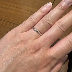 【銀座ダイヤモンドシライシの口コミ】 良く有るただのシンプルな結婚指輪は、あまり好みでは無かった為、この指…