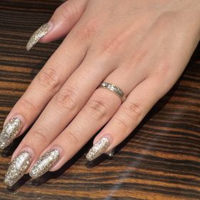 【Makana(マカナ)の口コミ】 ハワイアンジュエリーの中でもかなり高級感のあるデザインだとおもいます…