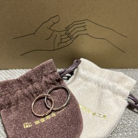 【鎌倉彫金工房の口コミ】 定番の結婚指輪でないようなデザインで、普段のカジュアルな服にも合わせ…