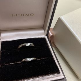 【アイプリモ(I-PRIMO)の口コミ】 婚約指輪のダイヤがよりよく見えるようにVの形から選ぶようにしました。
…