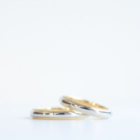 【CRAFY(クラフィ)の口コミ】 内側に金を使用し外側をプラチナで覆っているデザインにしました。内側の…