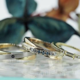 【Antille(アンティール)の口コミ】 その時によって、指輪を回転させることでデザインを変えることができ、見…