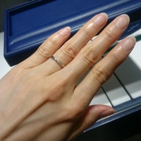 【銀座ダイヤモンドシライシの口コミ】 希望のデザインを伝え
いくつか指輪を出していただき試着をしました。
事…