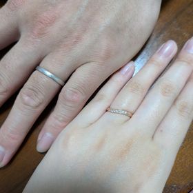 【NEUSPUR(ノイシュプール)】の口コミ 写真では分かりづらいですが、特別な表面加工が素敵で選びました。表面加工...