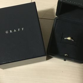 【グラフ(GRAFF)の口コミ】 当初、エンゲージリングは絶対ハリーウィンストン！と息巻いていたが、試…