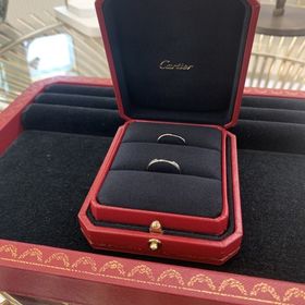 【カルティエ(Cartier)の口コミ】 好みが変わってもずっと着用し続けられるように、シンプルな指輪を選びま…