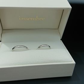 【insembre(インセンブレ)の口コミ】 結婚指輪を探しており、私の希望は内石が誕生石から選べる所、相手の希望…