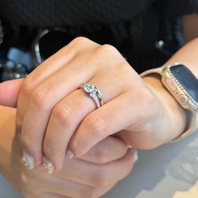 【Foulason(フレゾン)】の口コミ 最初は本当にシンプルなリングにダイヤがポツンと
乗っるような物にしよう...