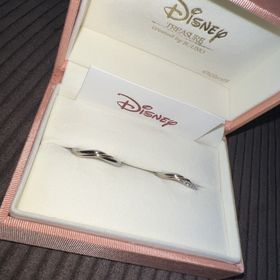 【ケイウノ ブライダル(K.UNO BRIDAL)の口コミ】 指輪のデザインは他の指輪とは少し違って色が入っている指輪でとても良い…