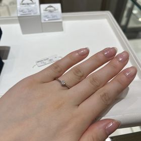 【festaria bijou SOPHIA(フェスタリア ビジュソフィア)の口コミ】 私が見た中では少し大きめの一粒のダイヤのリングを試着させていただきま…