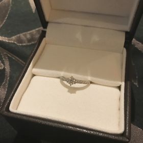 【Dolfani(ドルファーニ )の口コミ】 キラキラしたデザインが好きなので、メレダイヤがハーフエタニティのよう…