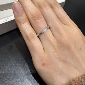 【モニッケンダム(MONNICKENDAM)】の口コミ ウェーブしているリングで、その形が指を長く綺麗に見せてくれるということ...