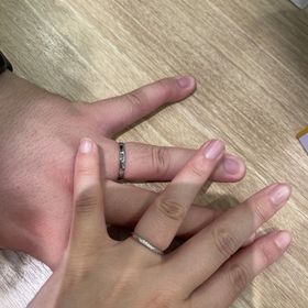 【銀座ダイヤモンドシライシの口コミ】 ダイヤモンドが一列に並んでおり、どの角度から見てもキラキラしている所…